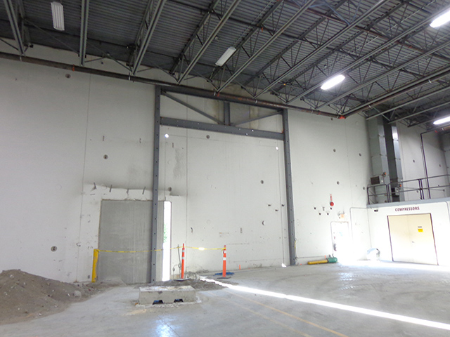 best way is to do 2 img one 440X870 the other 162X140 called name_thumb